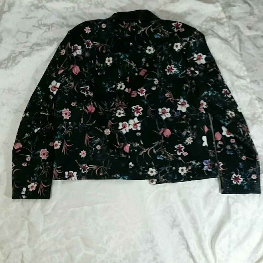 Zara Basic Floral Jacket Size Large - image 7